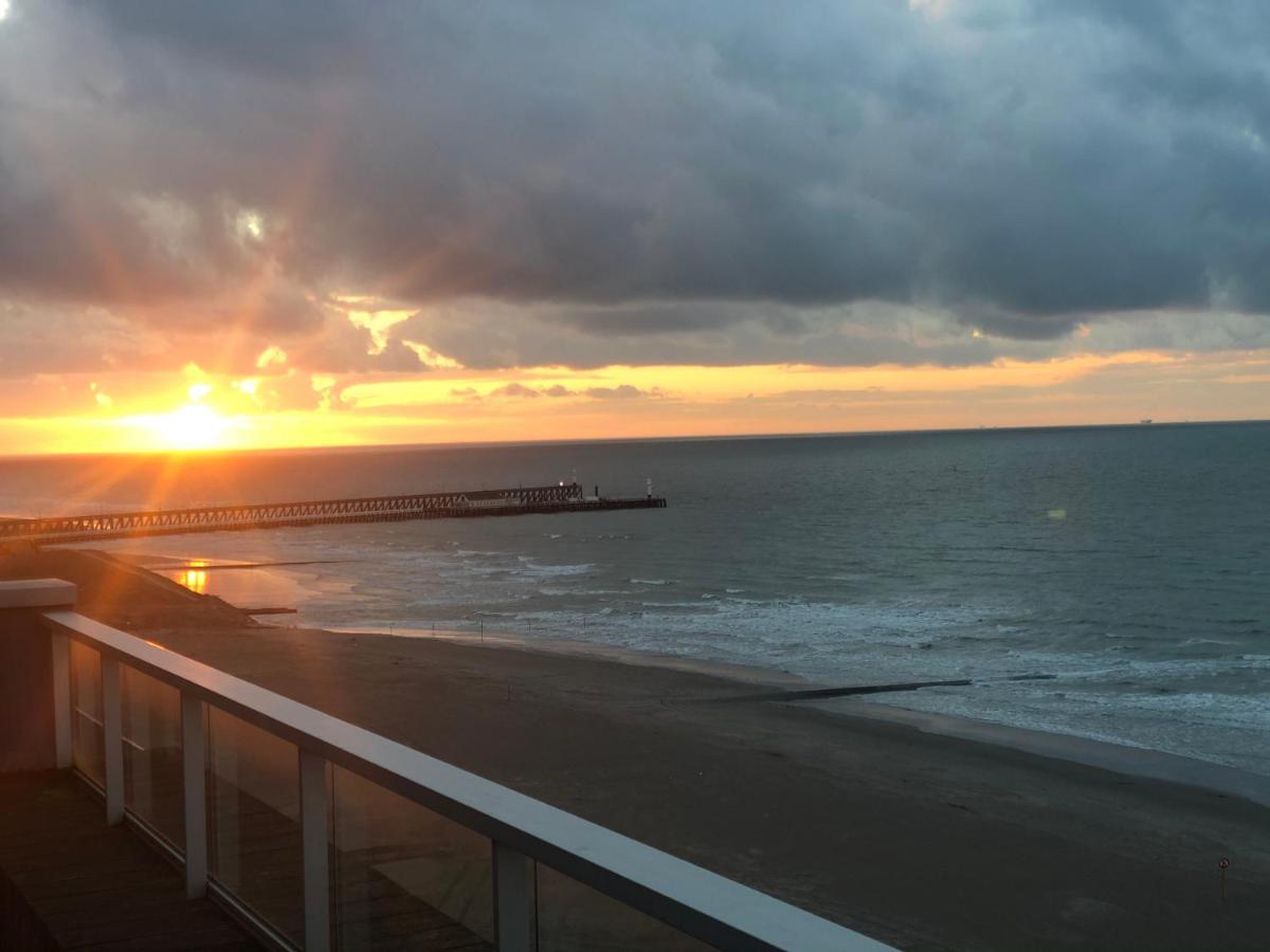 Penthouse Sea-Loft Blankenberge, Uniek Zeezicht, Luxeloft Met 40M2 Terras! Apartment ภายนอก รูปภาพ